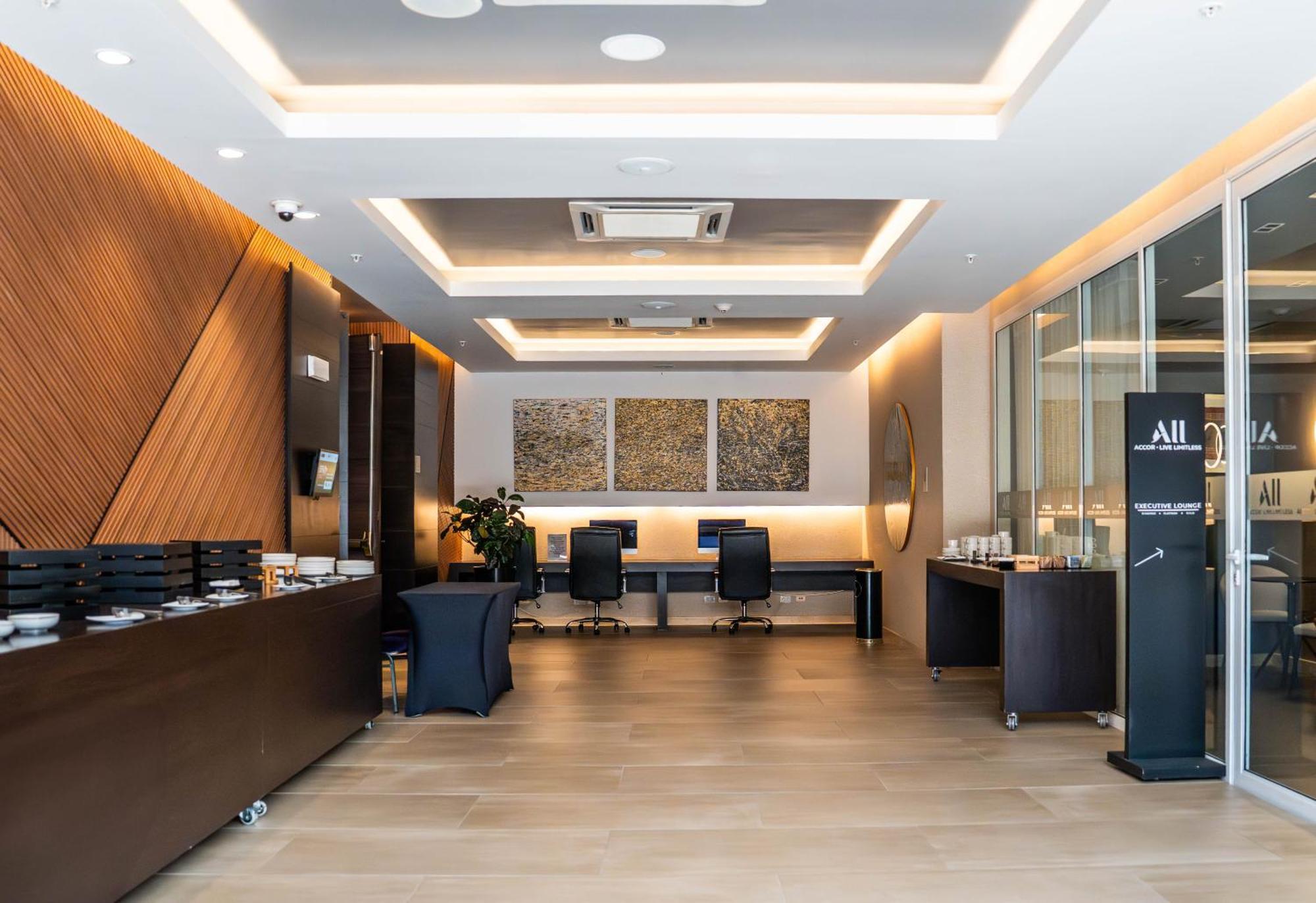 Novotel Lima San Isidro Экстерьер фото
