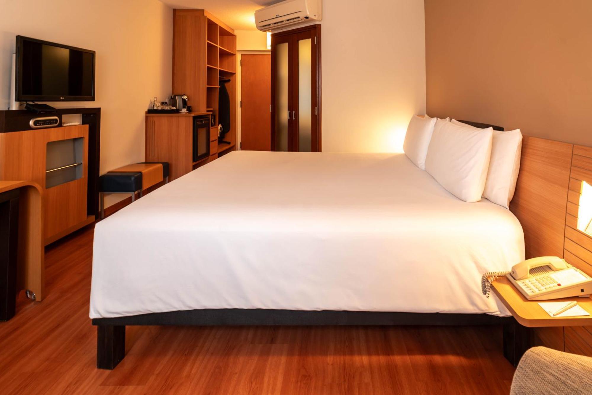 Novotel Lima San Isidro Экстерьер фото