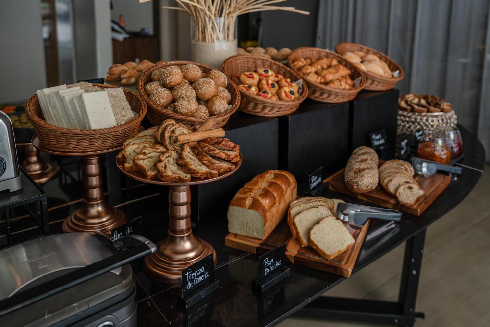 Novotel Lima San Isidro Экстерьер фото